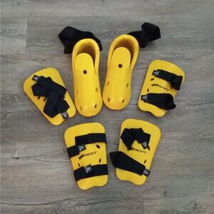 Swift Sparring Gear Youth Child Yellow Martial Arts Taekwondo Karate Size 7-8